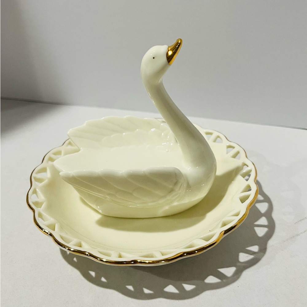 Vintage Avon Crafted porcelain ivory-cream colored Swan with 22K Gold Trim